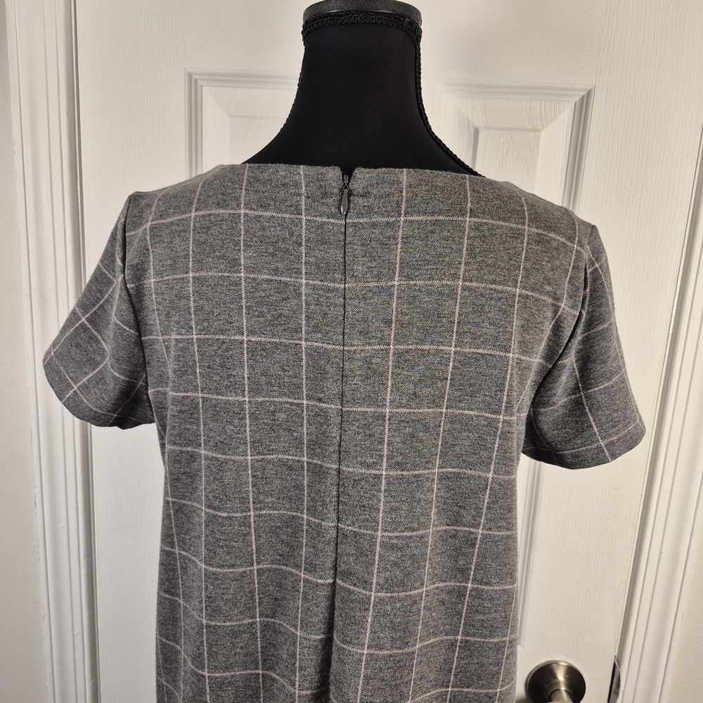 LOFT Petites Gray Plaid Windowpane Shift Dress 6P – Ruffle Hem Workwear Sheath - Picture 7 of 9